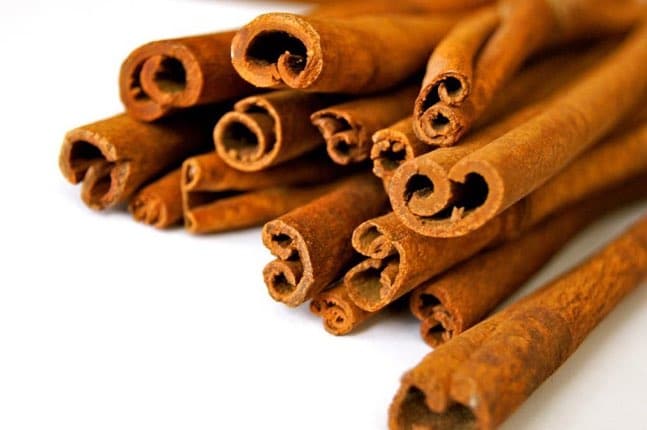 Example-of-spices-cinnamon